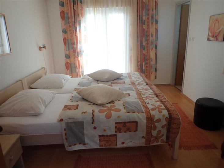 Room S2, for 2 persons