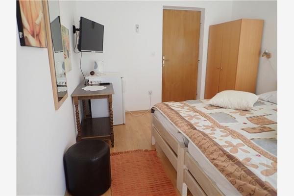 Room S2, for 2 persons