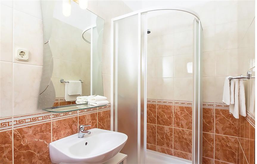 House K1, for 12 persons