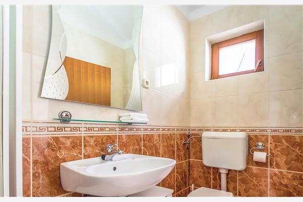 House K1, for 12 persons