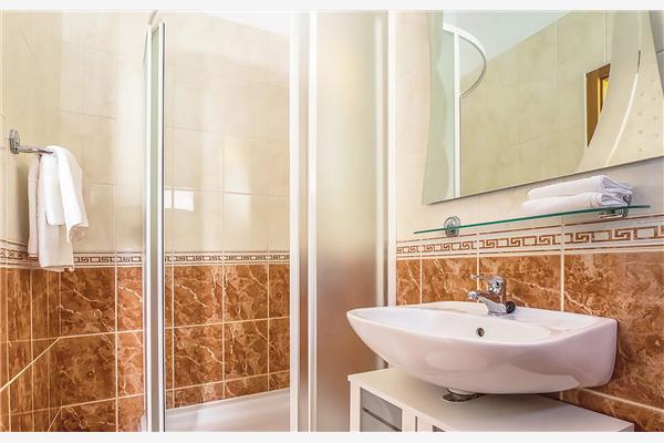 House K1, for 12 persons