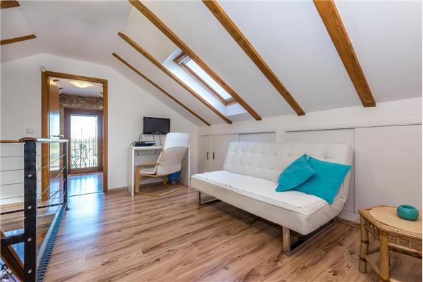 House K1, for 8 persons