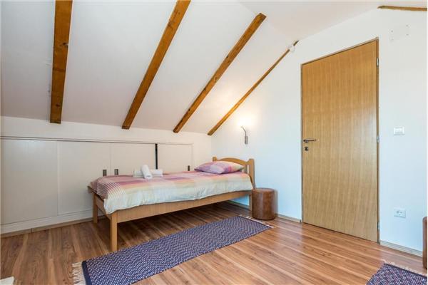 House K1, for 8 persons