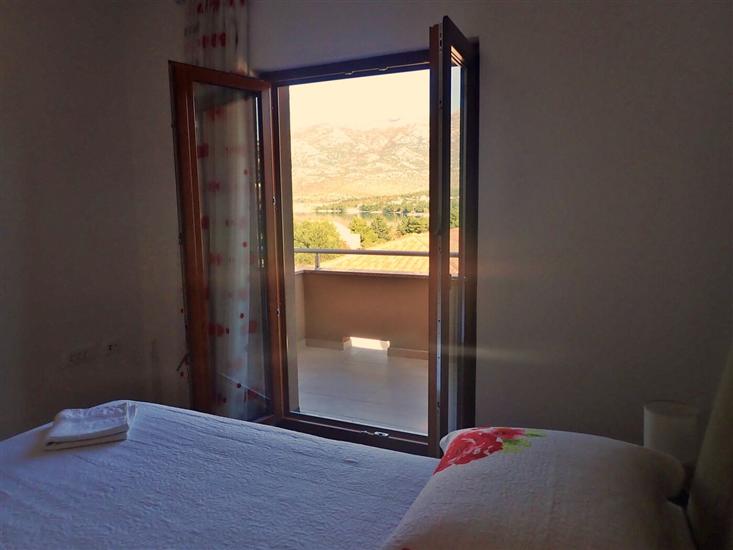 Apartment A2, for 6 persons