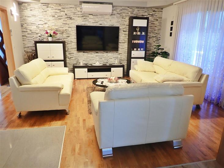 Apartment A2, for 6 persons