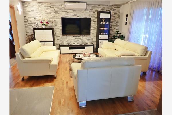 Apartment A2, for 6 persons