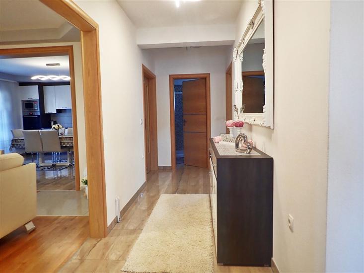 Apartment A2, for 6 persons