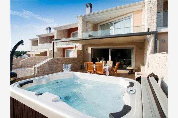 Apartment A1, for 6 persons