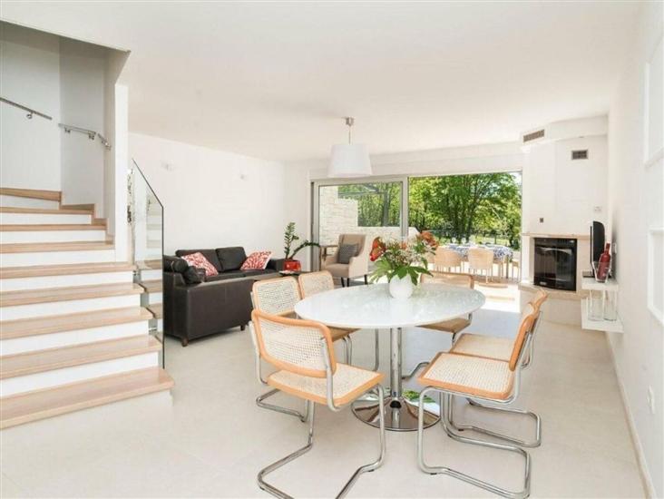 Apartment A2, for 6 persons