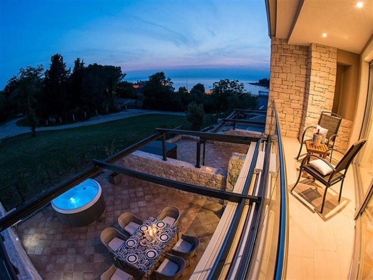 Apartment A2, for 6 persons