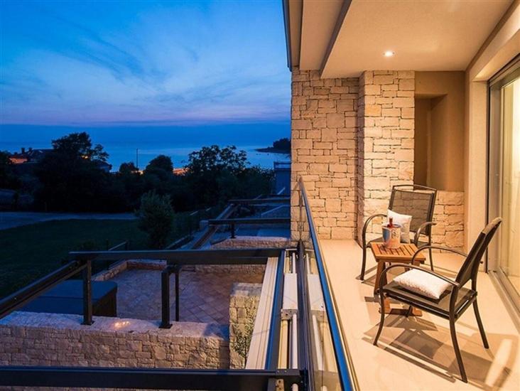 Apartment A2, for 6 persons