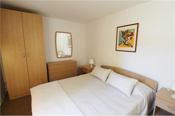 Room S1, for 2 persons