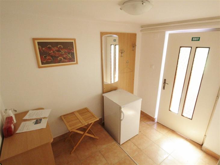 Room S1, for 2 persons