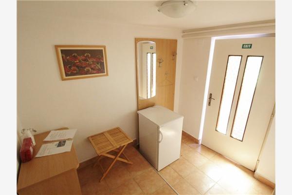 Room S1, for 2 persons