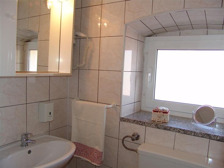 Apartment A3, for 5 persons