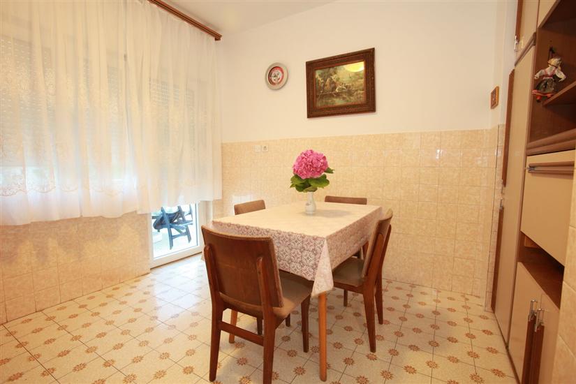 Apartman A2, za 5 osoba/e