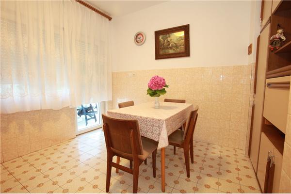 Apartman A2, za 5 osoba/e