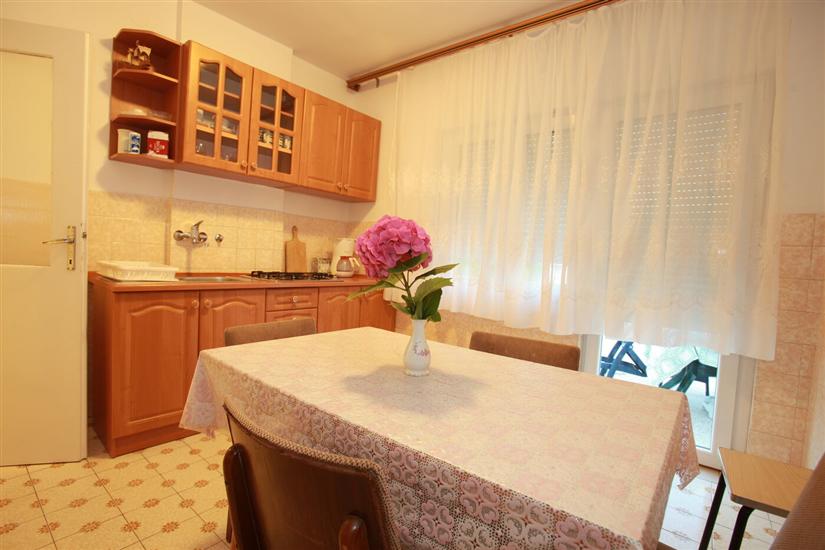 Apartman A2, za 5 osoba/e