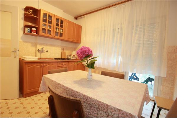 Apartman A2, za 5 osoba/e