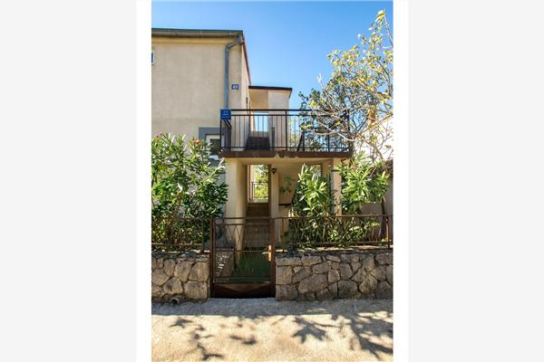 Apartment A1, for 6 persons