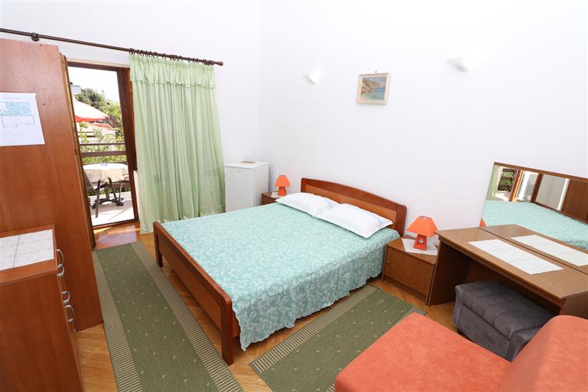 Room S2, for 2 persons