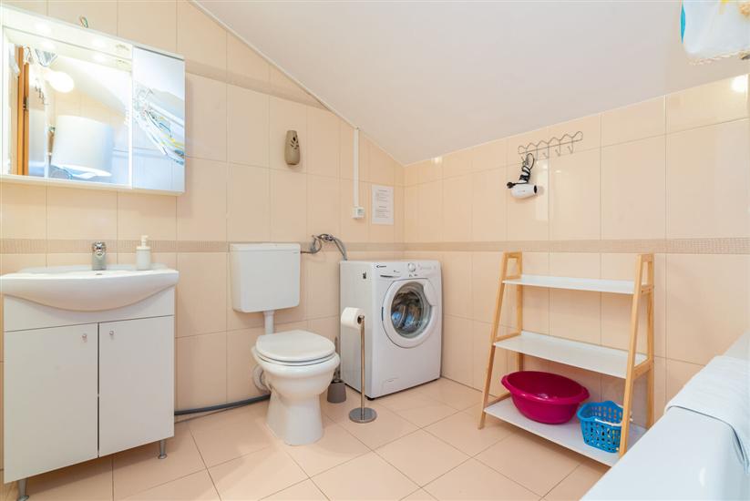 Apartman A2, na 8 osebe