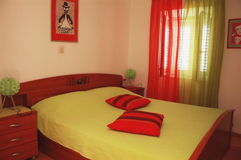 Room S1, for 2 persons