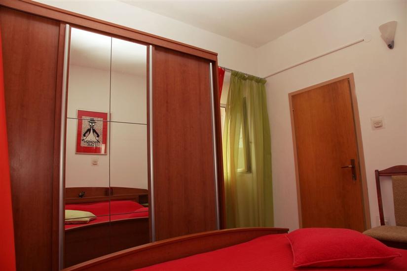 Room S1, for 2 persons