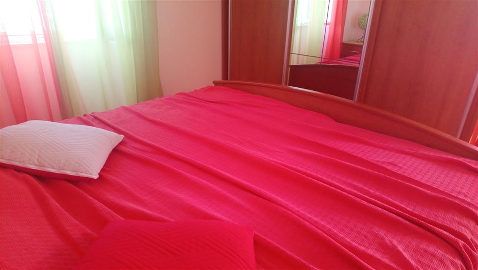 Room S1, for 2 persons