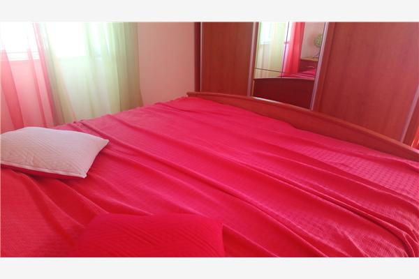 Room S1, for 2 persons