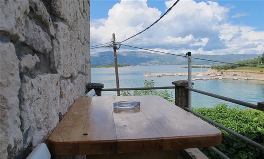 Room S1, for 2 persons