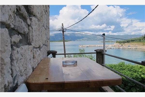 Room S1, for 2 persons