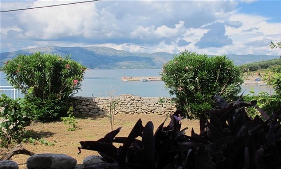 Room S1, for 2 persons