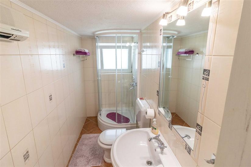 Apartment A1, for 6 persons