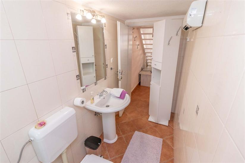 Apartment A1, for 6 persons