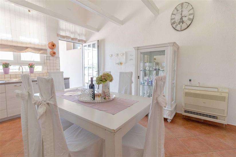 Apartment A1, for 6 persons