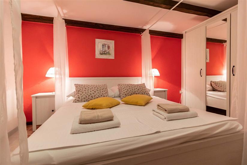 Apartment A2, for 6 persons