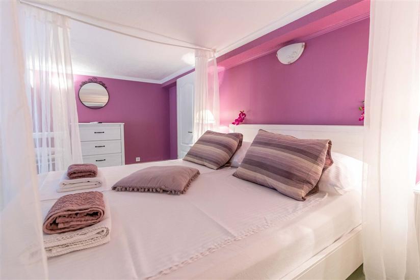 Apartment A2, for 6 persons