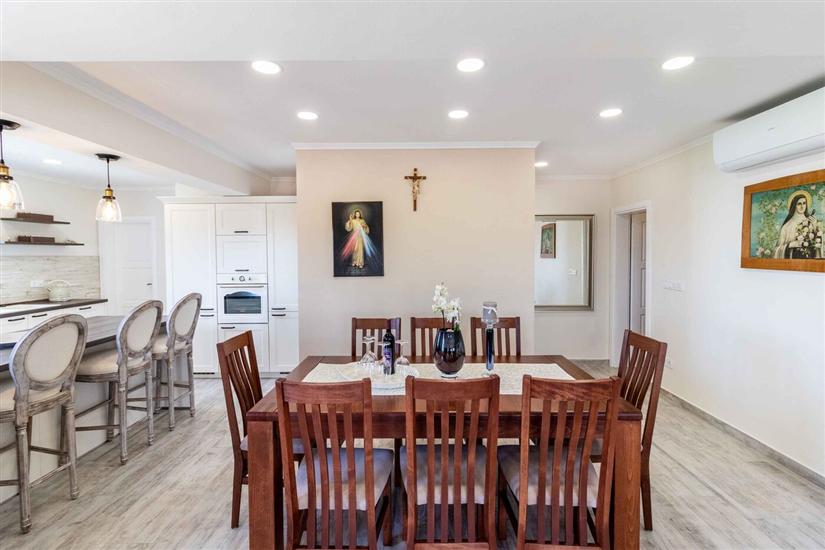 Apartment A4, for 6 persons