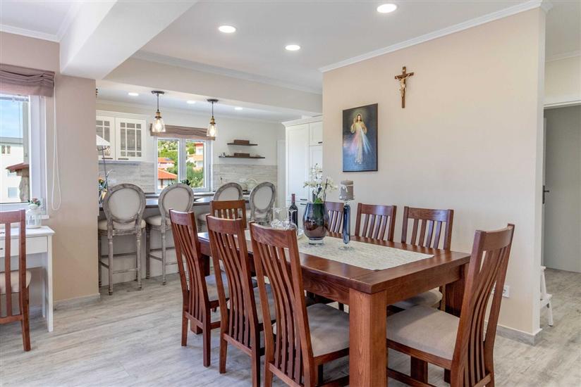 Apartment A4, for 6 persons