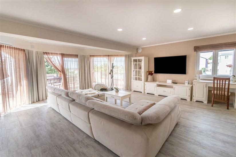 Apartment A4, for 6 persons