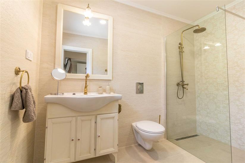 Apartment A4, for 6 persons