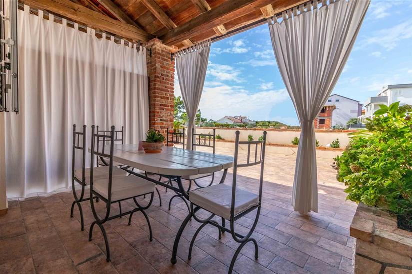 Apartment A1, for 6 persons