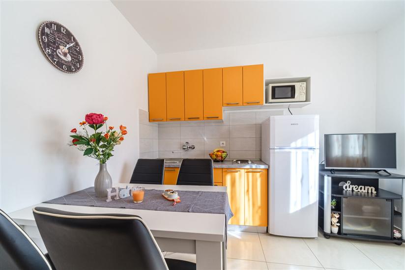 Apartment A2, for 5 persons