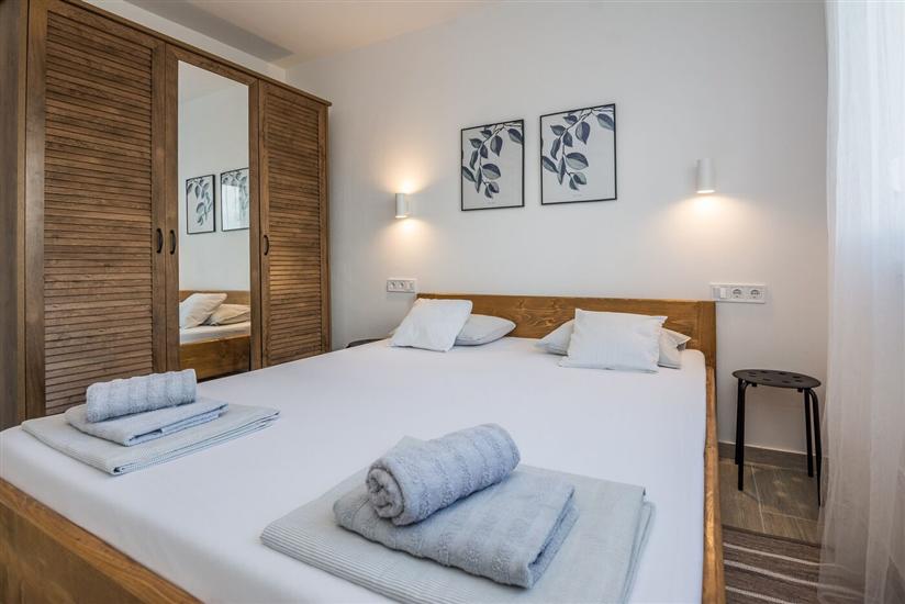 Apartment A2, for 6 persons