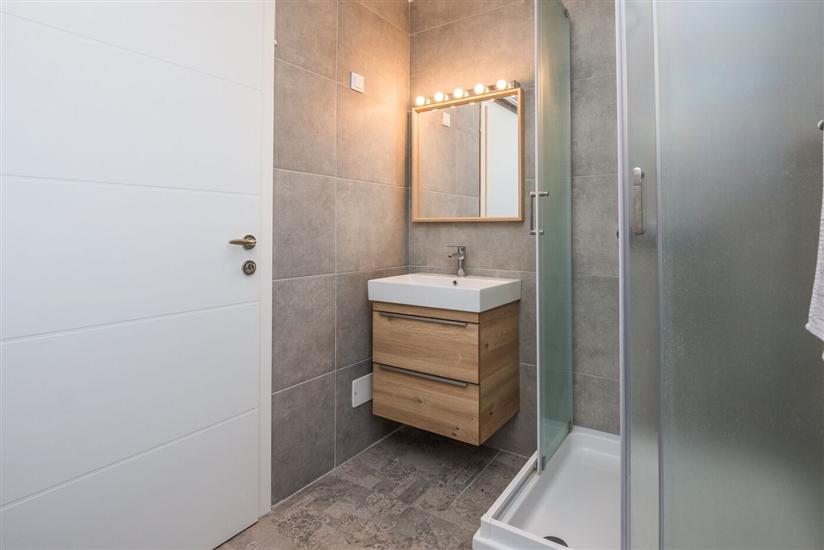 Apartment A4, for 6 persons