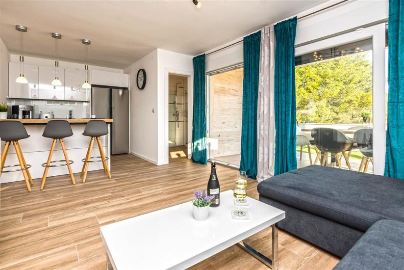 House K1, for 8 persons