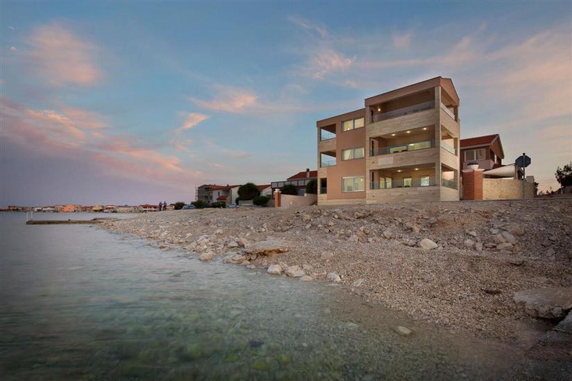 Apartments Vista Royal