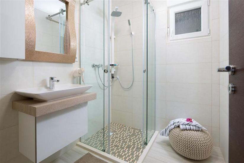 Apartment A1, for 6 persons