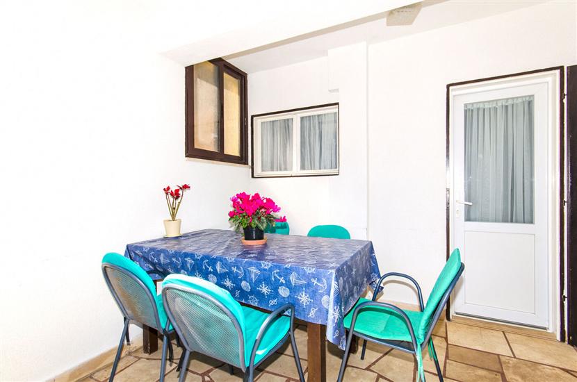 Apartment A2, for 6 persons